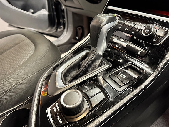 BMW 218 7 of 12