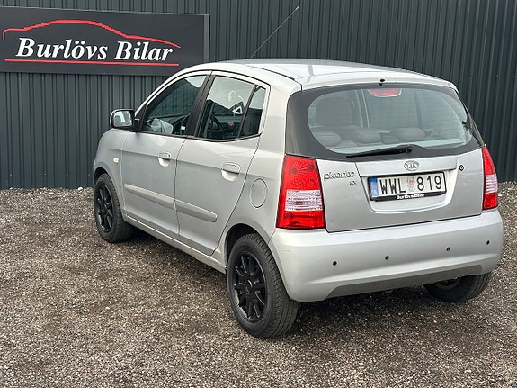 Kia Picanto 7 of 9