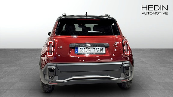 Renault 4 E-Tech 7 of 12