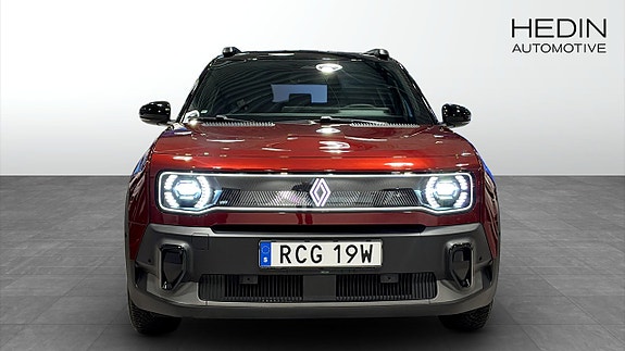 Renault 4 E-Tech 8 of 12