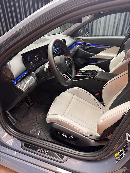 BMW M5 7 of 16