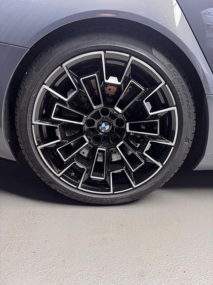 BMW M5 16 of 16