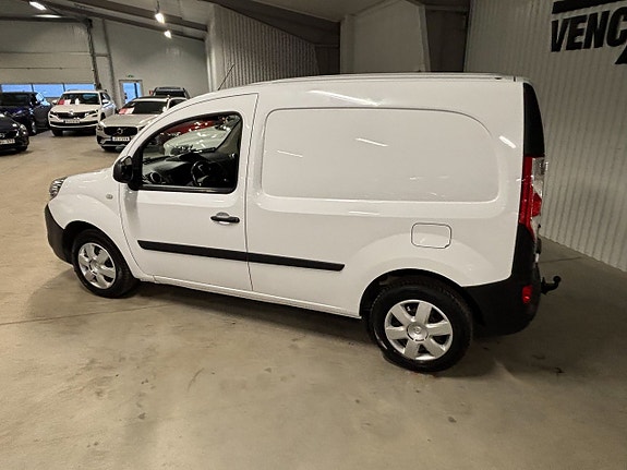 Nissan NV250 4 of 5