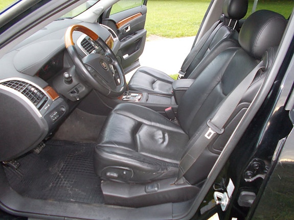 Cadillac SRX 12 of 19
