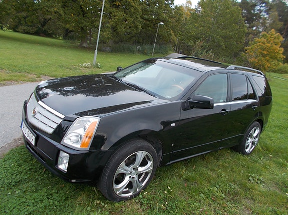 Cadillac SRX 18 of 19