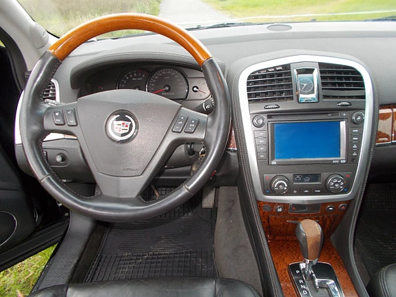 Cadillac SRX 6 of 19