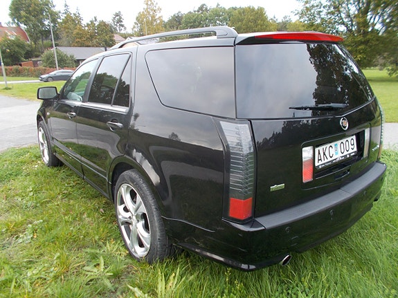 Cadillac SRX 15 of 19
