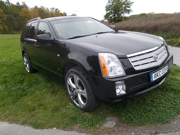 Cadillac SRX 2 of 5