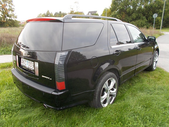 Cadillac SRX 14 of 19