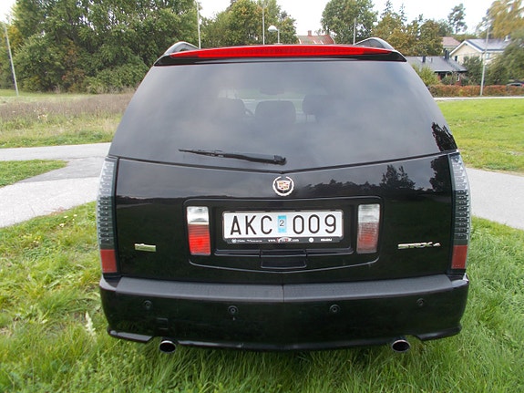 Cadillac SRX 4 of 5