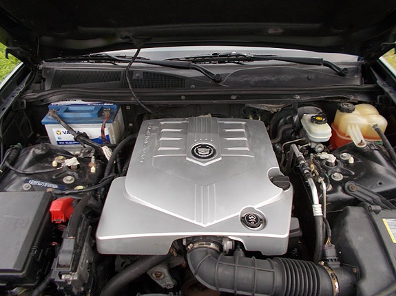 Cadillac SRX 19 of 19