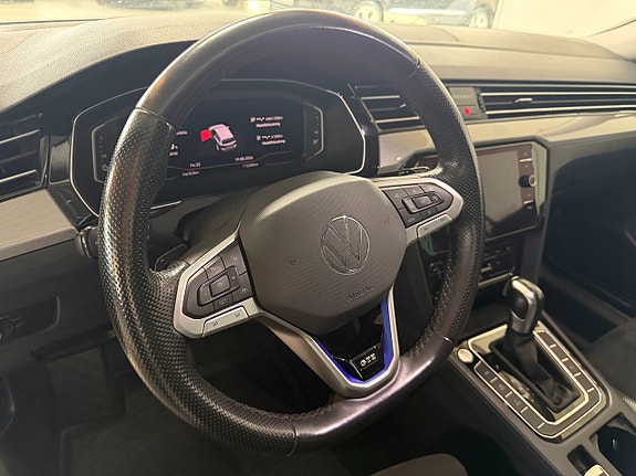 Volkswagen Passat 20 of 26