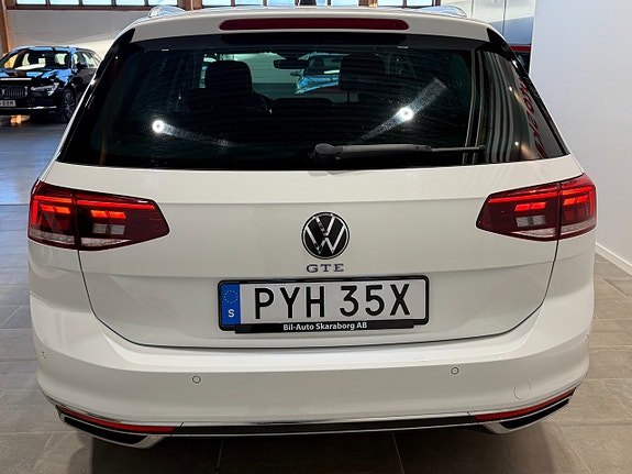 Volkswagen Passat 9 of 22