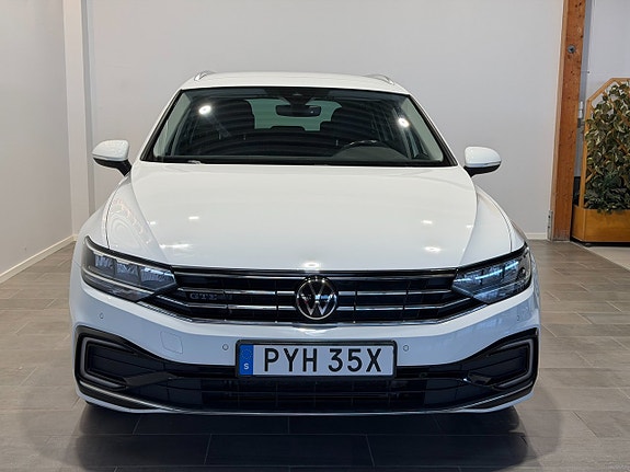 Volkswagen Passat 7 of 22