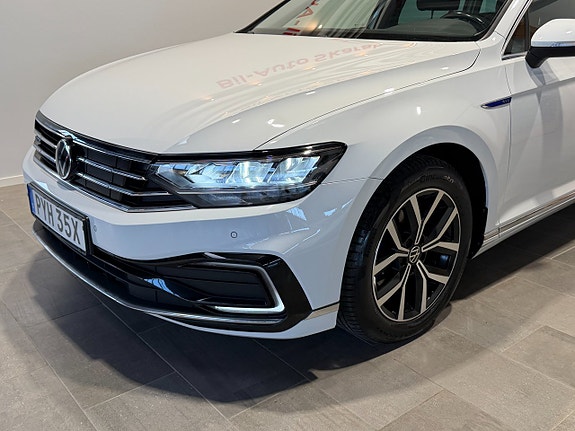 Volkswagen Passat 8 of 22