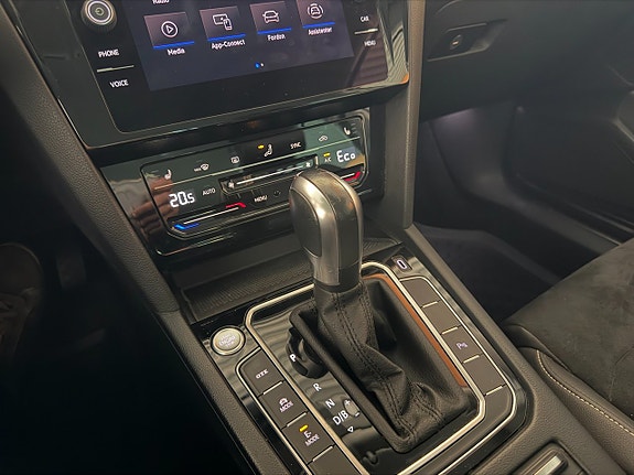 Volkswagen Passat 24 of 26
