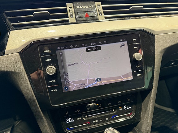 Volkswagen Passat 22 of 22
