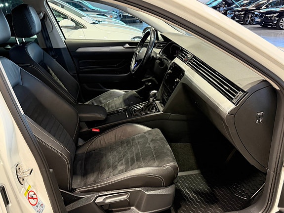 Volkswagen Passat 14 of 22