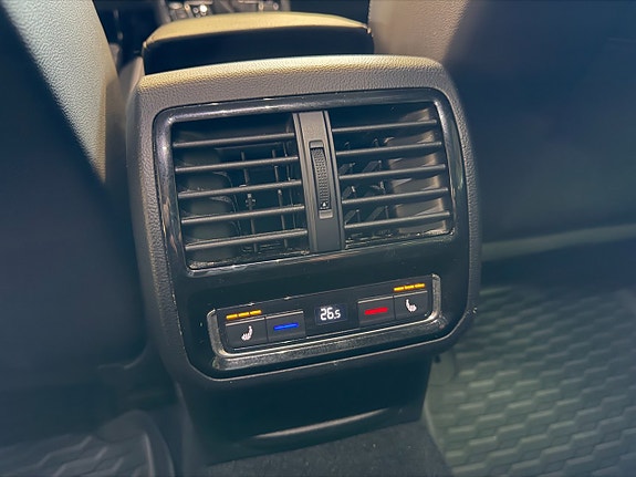 Volkswagen Passat 17 of 22