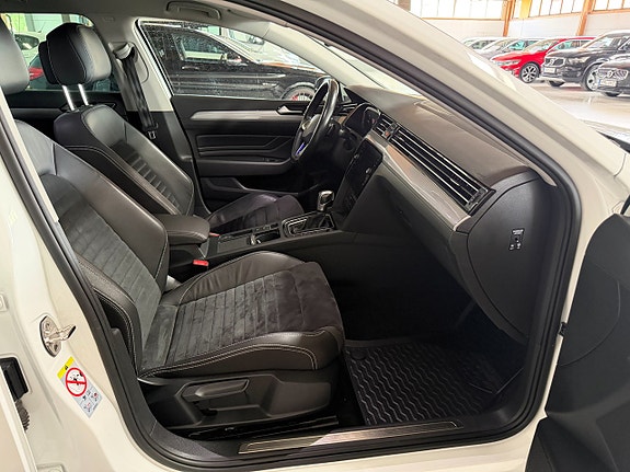 Volkswagen Passat 14 of 26