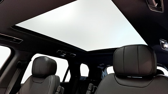 Land Rover Range Rover Sport 13 of 15