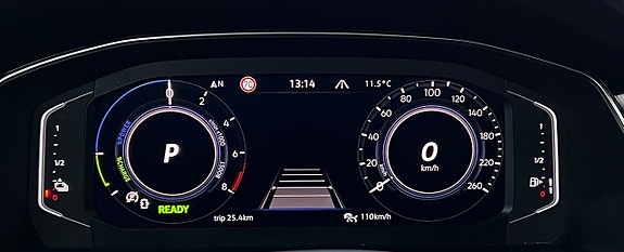 Volkswagen Passat 14 of 30