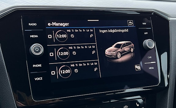 Volkswagen Passat 30 of 30