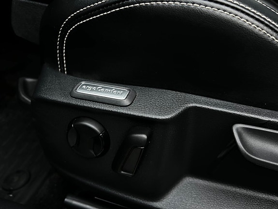 Volkswagen Passat 17 of 30