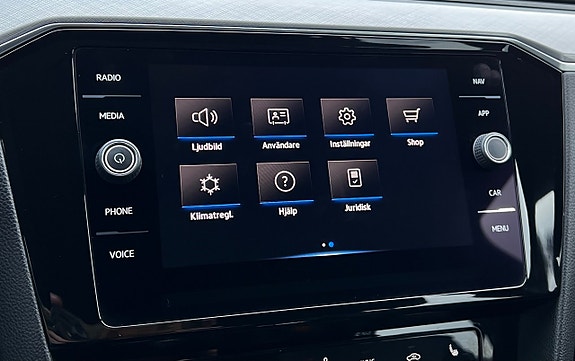 Volkswagen Passat 23 of 30