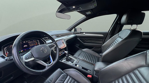 Volkswagen Passat 9 of 30