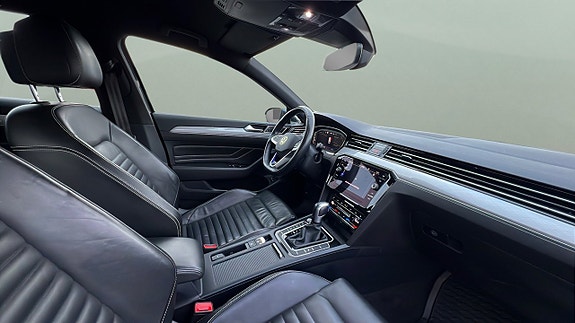 Volkswagen Passat 11 of 30