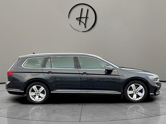 Volkswagen Passat 5 of 5