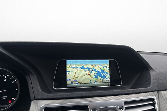 Mercedes-Benz E220 16 of 23