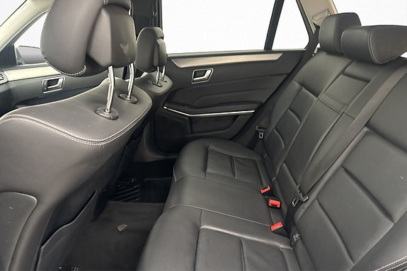 Mercedes-Benz E220 21 of 23