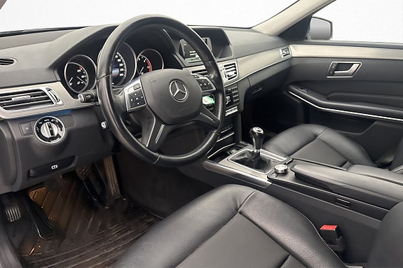 Mercedes-Benz E220 9 of 23