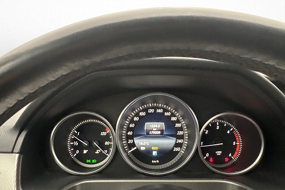 Mercedes-Benz E220 13 of 23