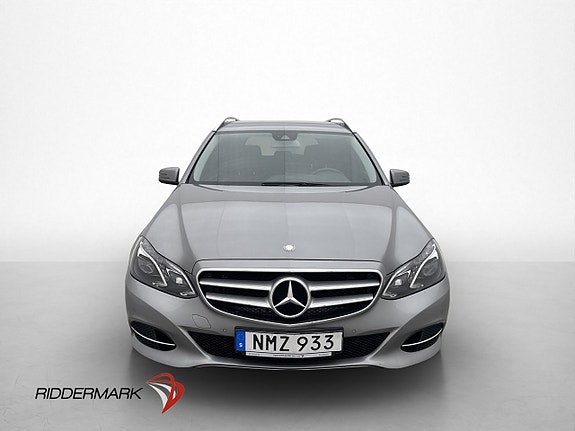Mercedes-Benz E220 2 of 5