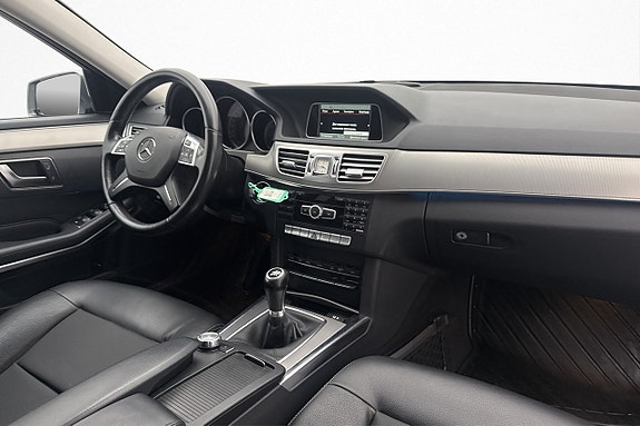 Mercedes-Benz E220 20 of 23