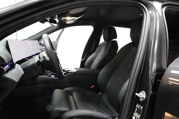 BMW 530e 2 of 27
