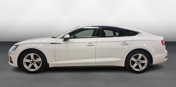 Audi A5 2 of 19