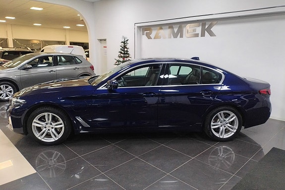 BMW 530e 3 of 5