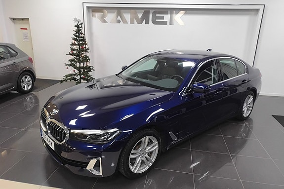 BMW 530e 2 of 5