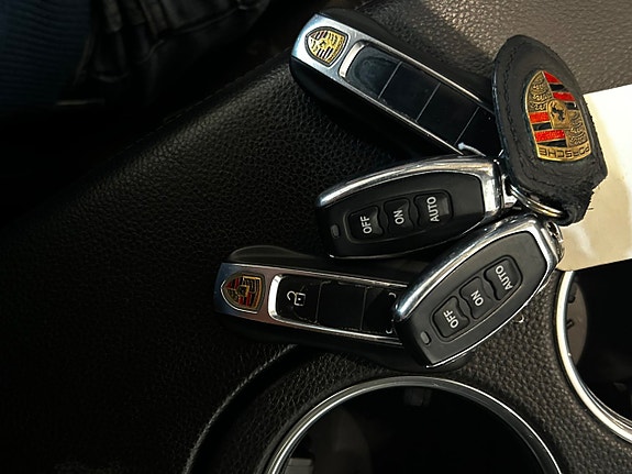 Porsche Panamera 4 10 of 11