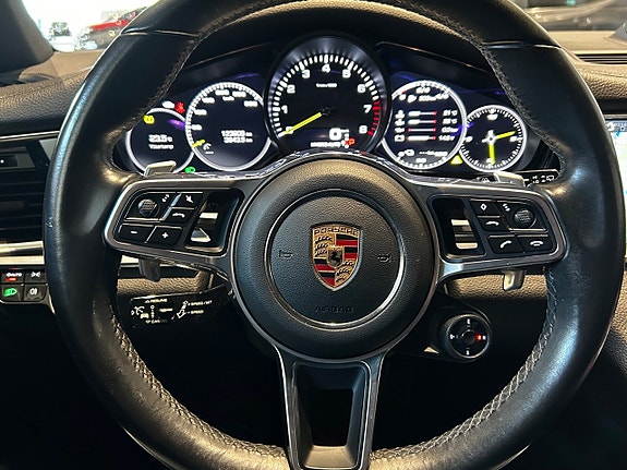 Porsche Panamera 4 5 of 11