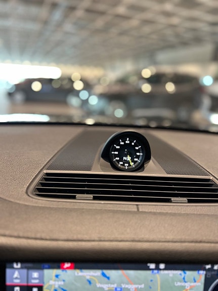 Porsche Panamera 4 9 of 11
