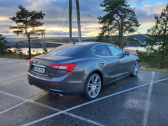 Maserati Ghibli 3 of 5