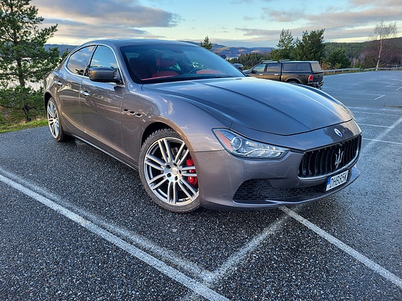 Maserati Ghibli 2 of 5