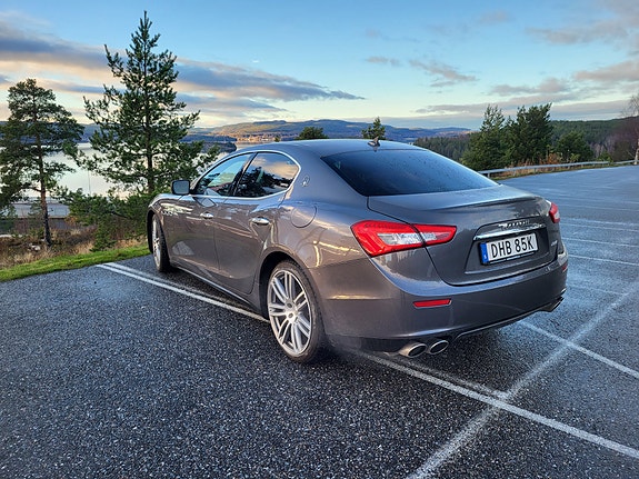 Maserati Ghibli 4 of 5
