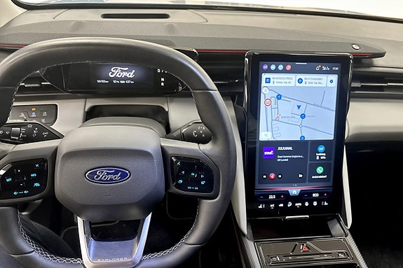 Ford Explorer 4 of 9