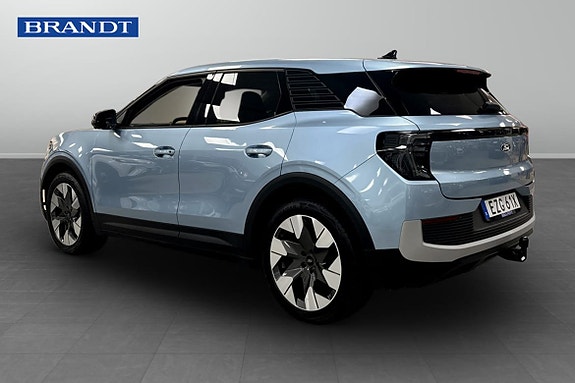 Ford Explorer 2 of 9